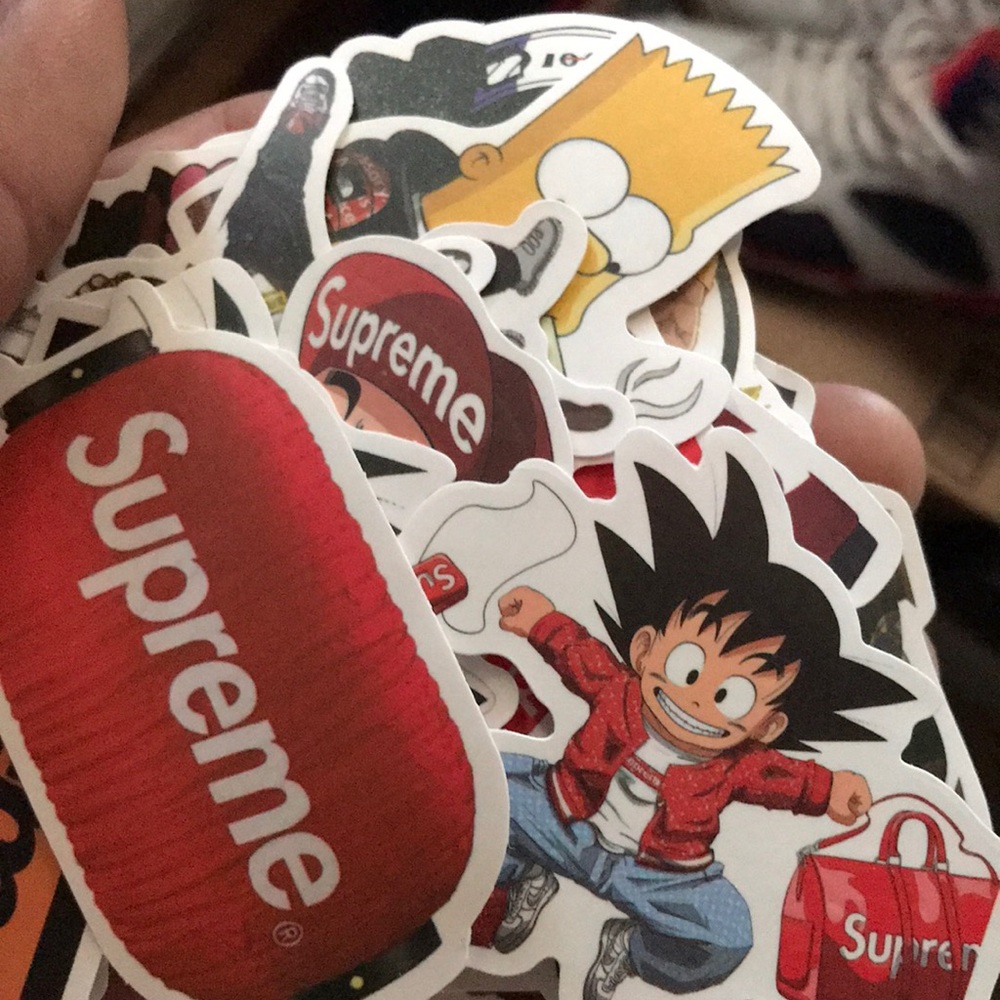 Supreme stickers🔒